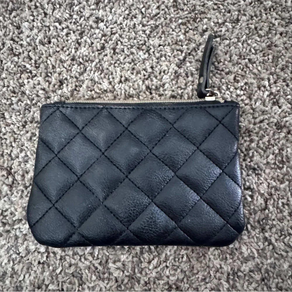 Betsey Johnson black puffy heart pattern zipper pouch